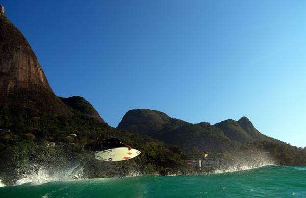 Stephan Figueiredo flying at Pepino